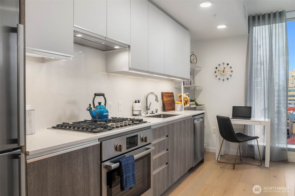Photo of 800 Columbia Street #609, Seattle, WA 98104 (MLS # 2424830)