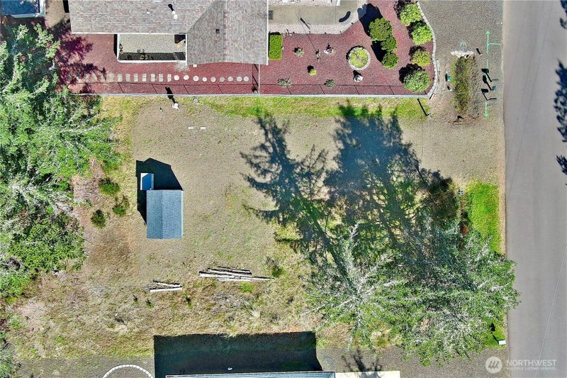 583 Meadow Avenue NE
