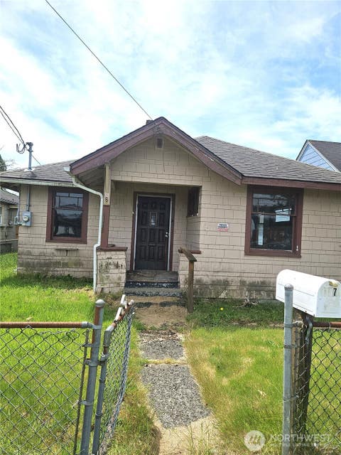 Photo of 1417 Aberdeen Avenue, Aberdeen, WA 98520 (MLS # 2541160)