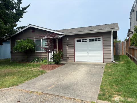 Photo of 1214 N 35th Street, Renton, WA 98056 (MLS # 2569141)