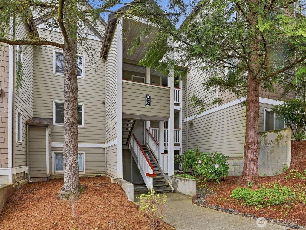 Photo of 18501 SE Newport Way #H136, Issaquah, WA 98027 (MLS # 2519186)