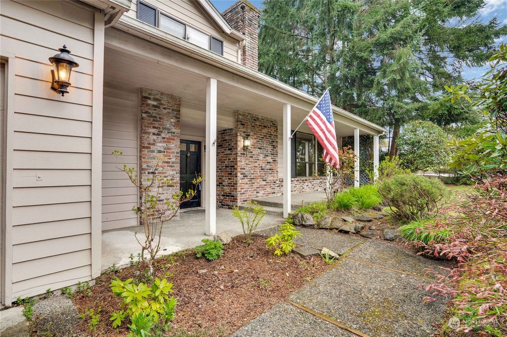 Photo of 3204 SW 323rd Street, Federal Way, WA 98023 (MLS # 2217699)