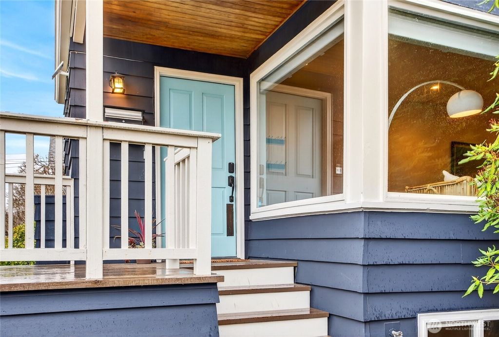 Photo of 7720 Meridian Avenue N, Seattle, WA 98103 (MLS # 2484531)