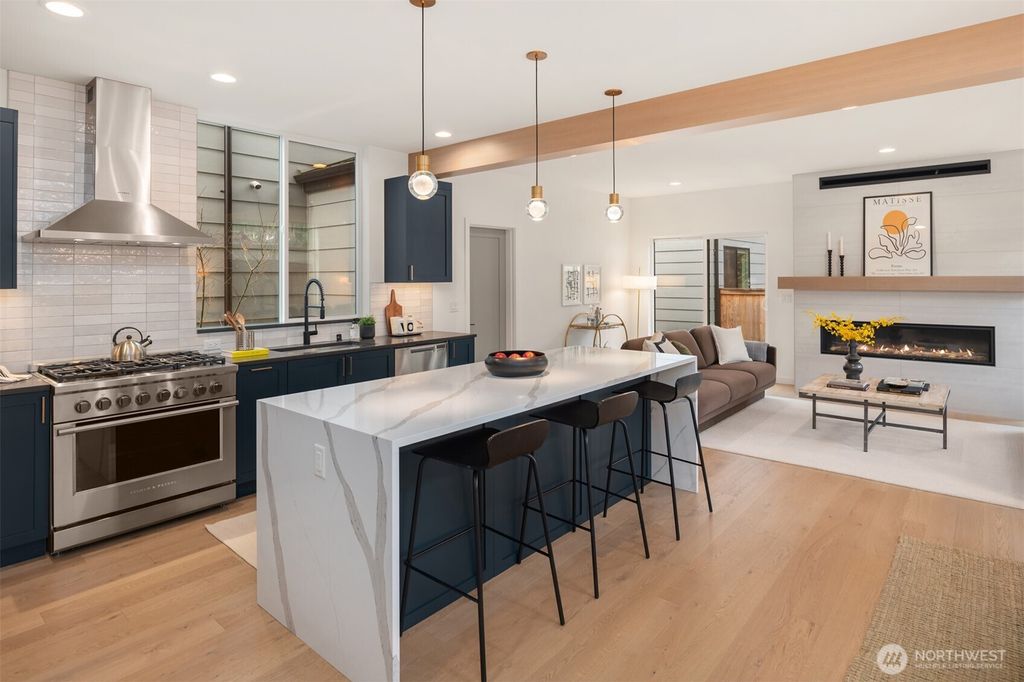 Photo of 328 NE 91st Street, Seattle, WA 98115 (MLS # 2479960)