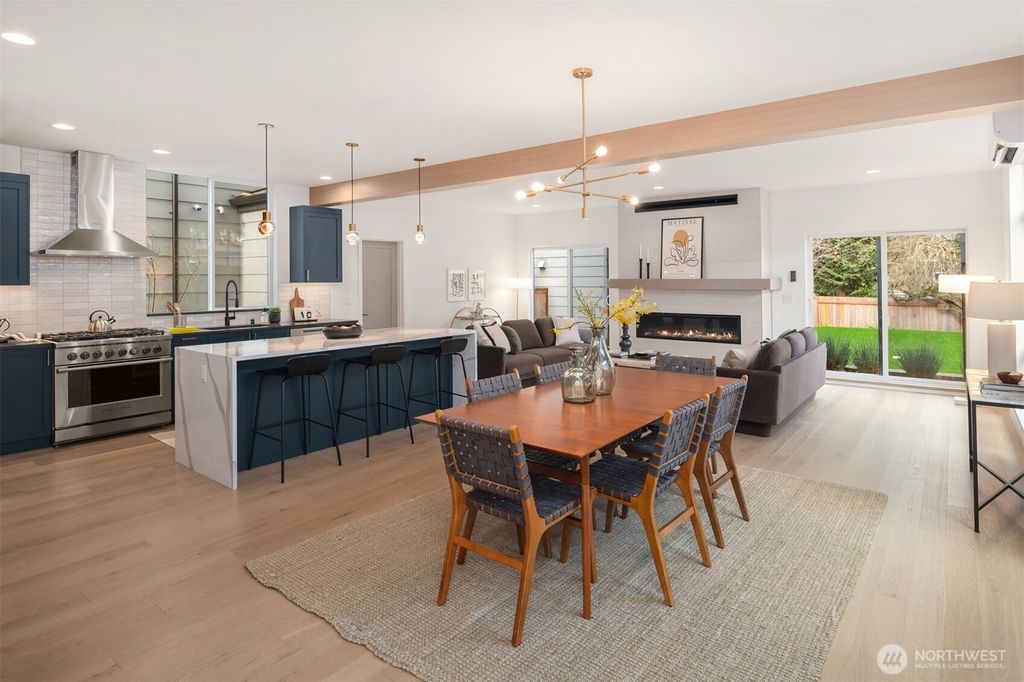 Photo of 328 NE 91st Street, Seattle, WA 98115 (MLS # 2479960)