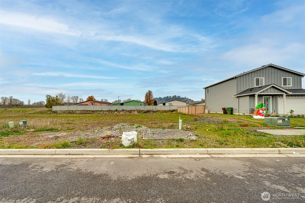 Photo of 2023 Henderson Way, Longview, WA 98632 (MLS # 2460104)