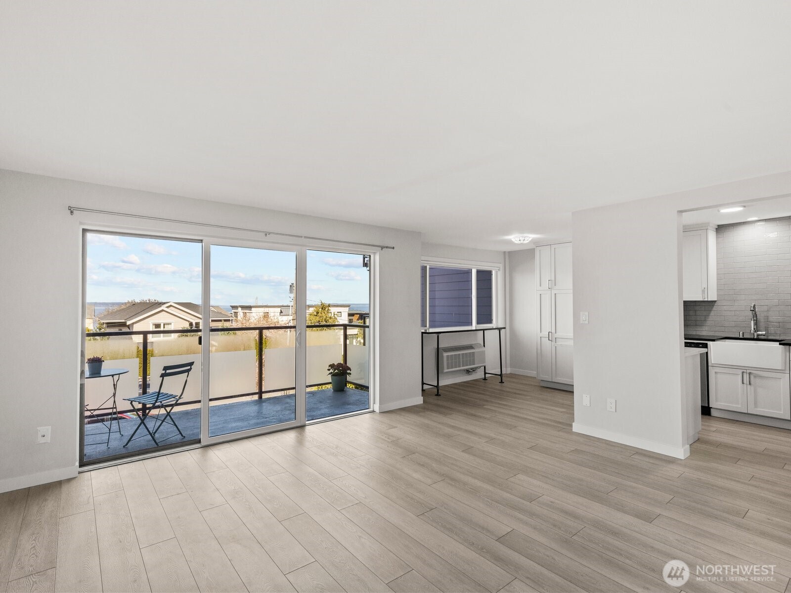 300 2nd Avenue N 2E