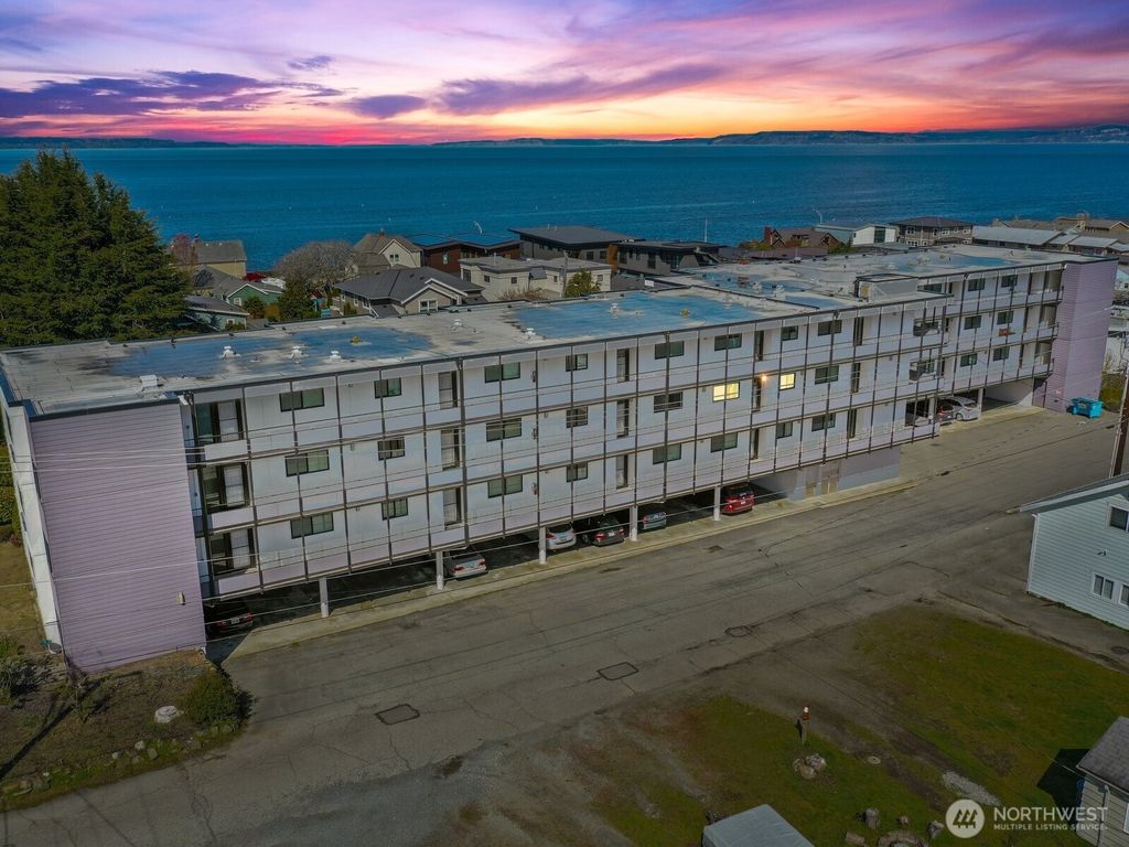 Photo of 300 2nd Avenue N #2E, Edmonds, WA 98020 (MLS # 2498923)