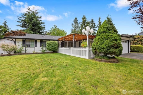 Photo of 7624 141st Avenue NE, Redmond, WA 98052 (MLS # 2510068)