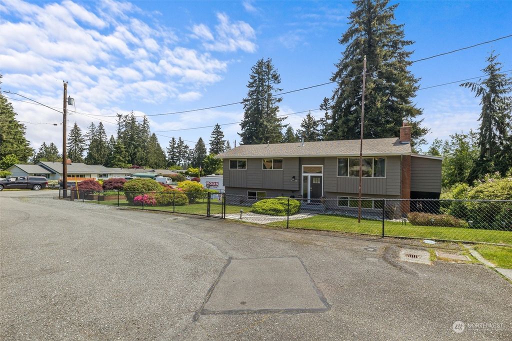 Photo of 12330 12th Drive SE, Everett, WA 98208 (MLS # 2075417)