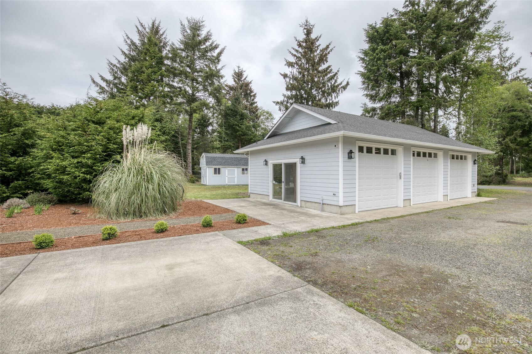 105 Duck Lake Drive NE