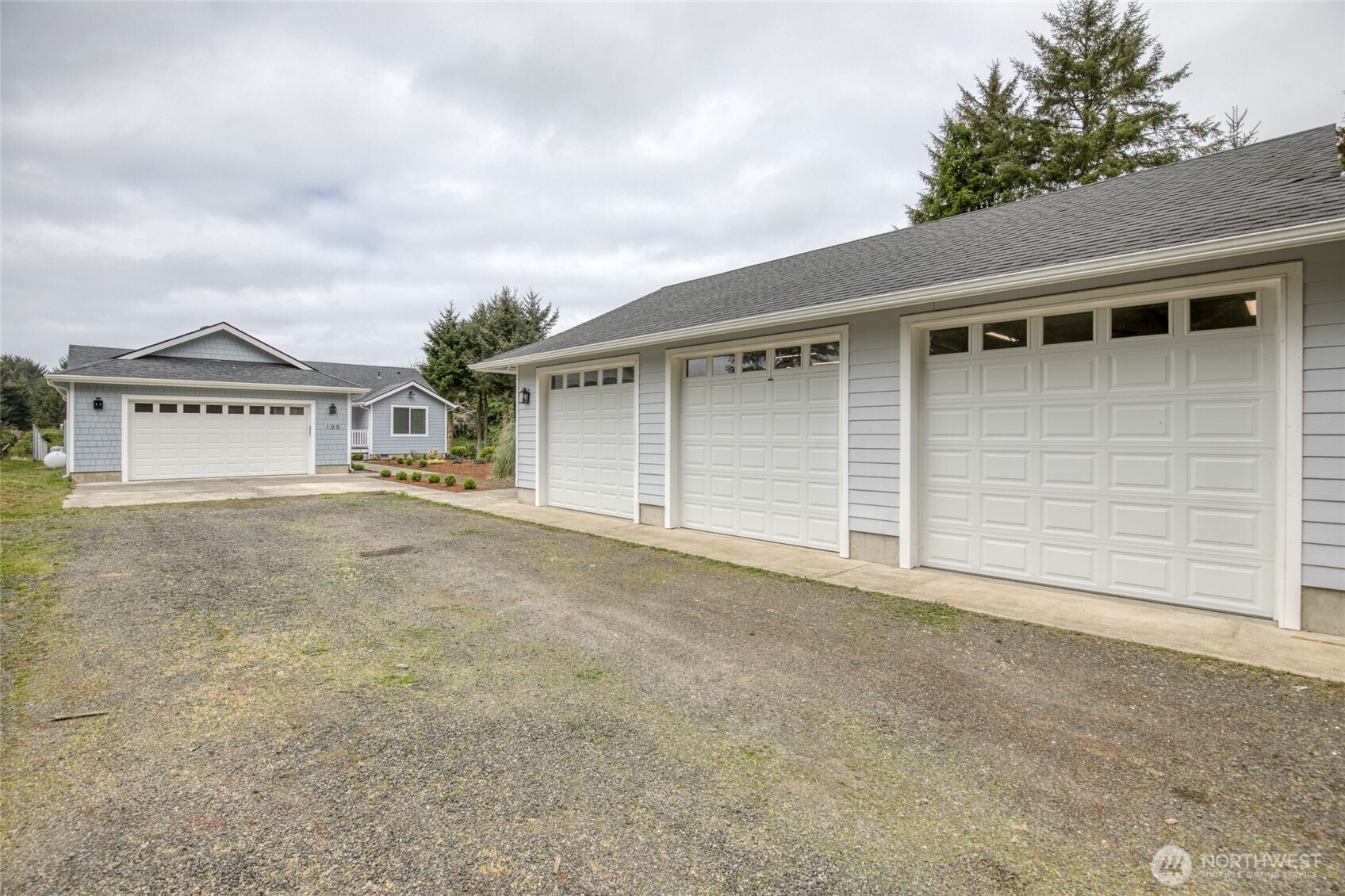105 Duck Lake Drive NE