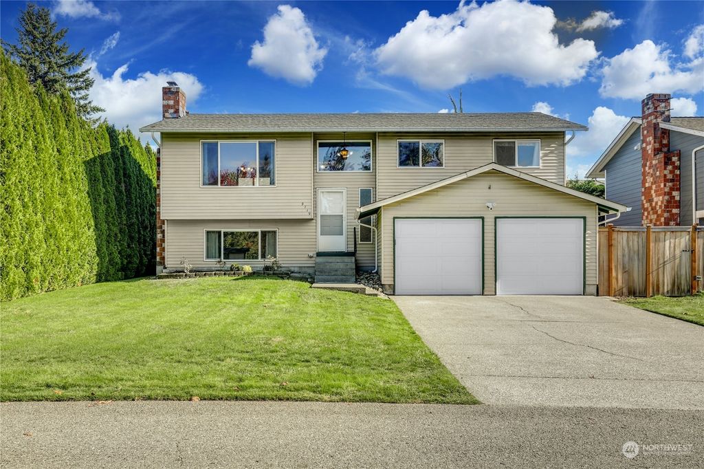 Photo of 9719 62nd Drive NE, Marysville, WA 98270 (MLS # 2175814)