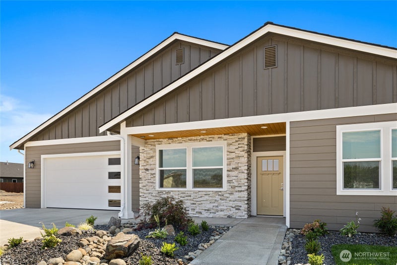 500 E Heatherstone Court