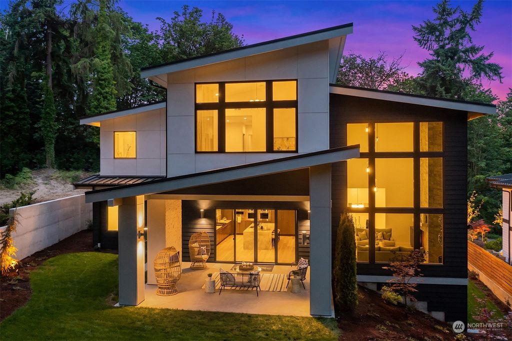 Photo of 5208 Forest Avenue SE, Mercer Island, WA 98040 (MLS # 2163057)