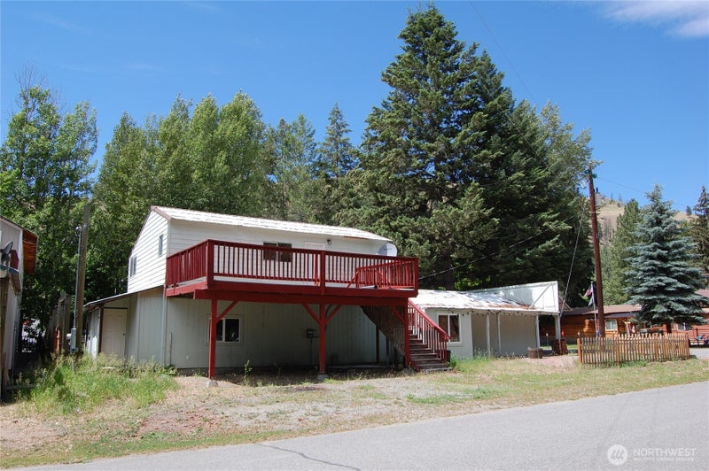 117 E Lake Street