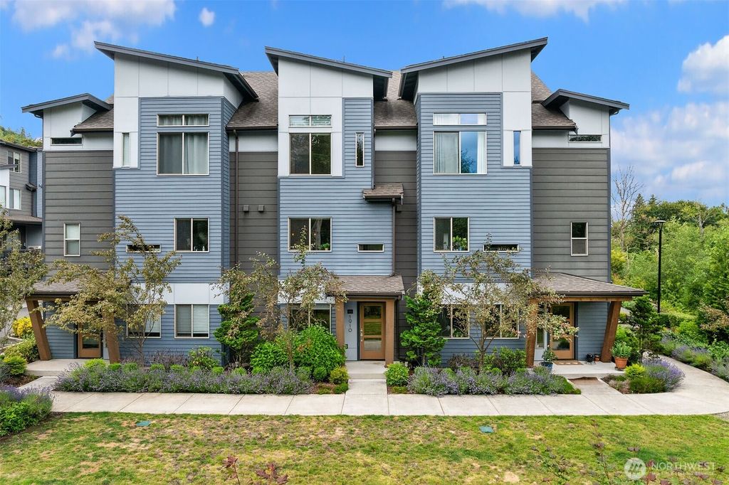 Photo of 1910 Riva Lane NW, Issaquah, WA 98027 (MLS # 2404731)