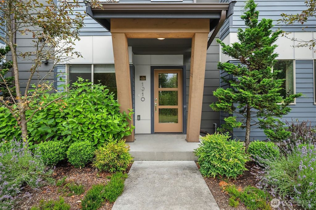 Photo of 1910 Riva Lane NW, Issaquah, WA 98027 (MLS # 2404731)