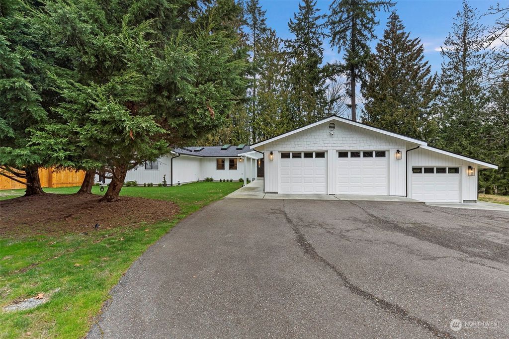 Photo of 5110 NE 25th Street, Renton, WA 98059 (MLS # 2042493)