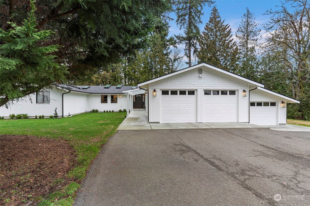 Photo of 5110 NE 25th Street, Renton, WA 98059 (MLS # 2042493)