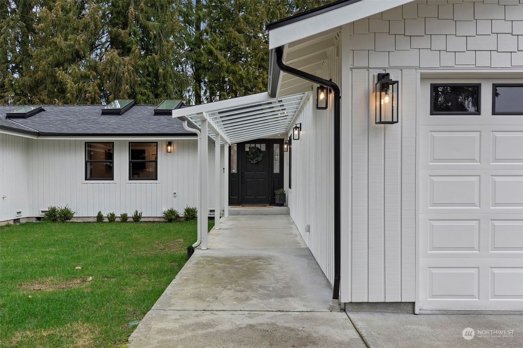 Photo of 5110 NE 25th Street, Renton, WA 98059 (MLS # 2042493)