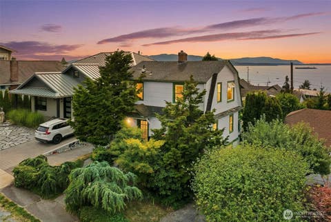 Photo of 510 13th Street, Bellingham, WA 98225 (MLS # 2533229)