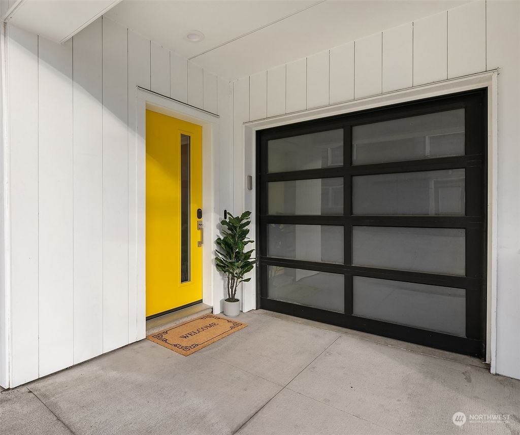 Photo of 824 N 47th Street, Seattle, WA 98103 (MLS # 2321103)