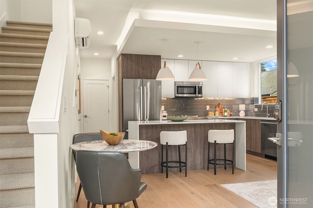 Photo of 213 NE 123rd Street, Seattle, WA 98125 (MLS # 2374045)