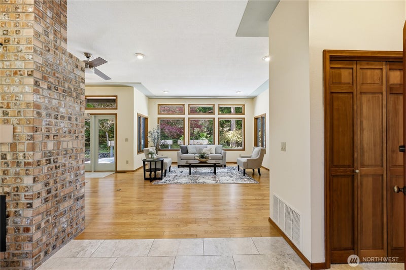 20 Shorecrest Court