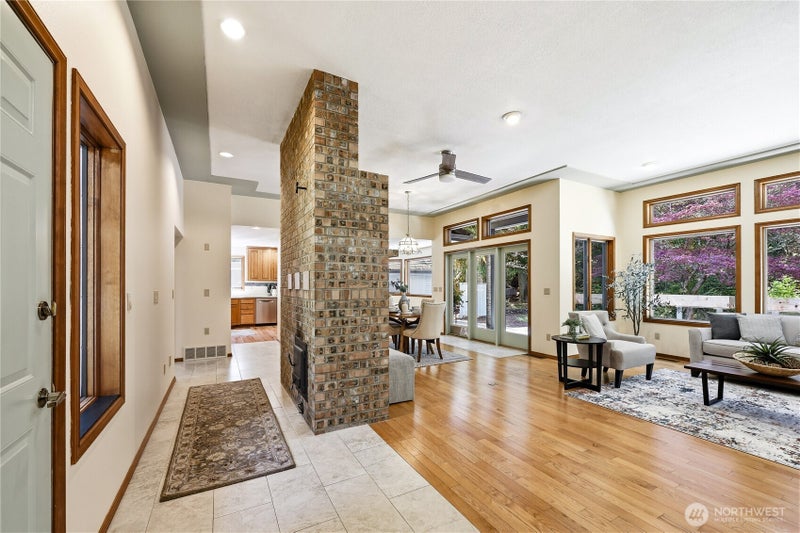 20 Shorecrest Court