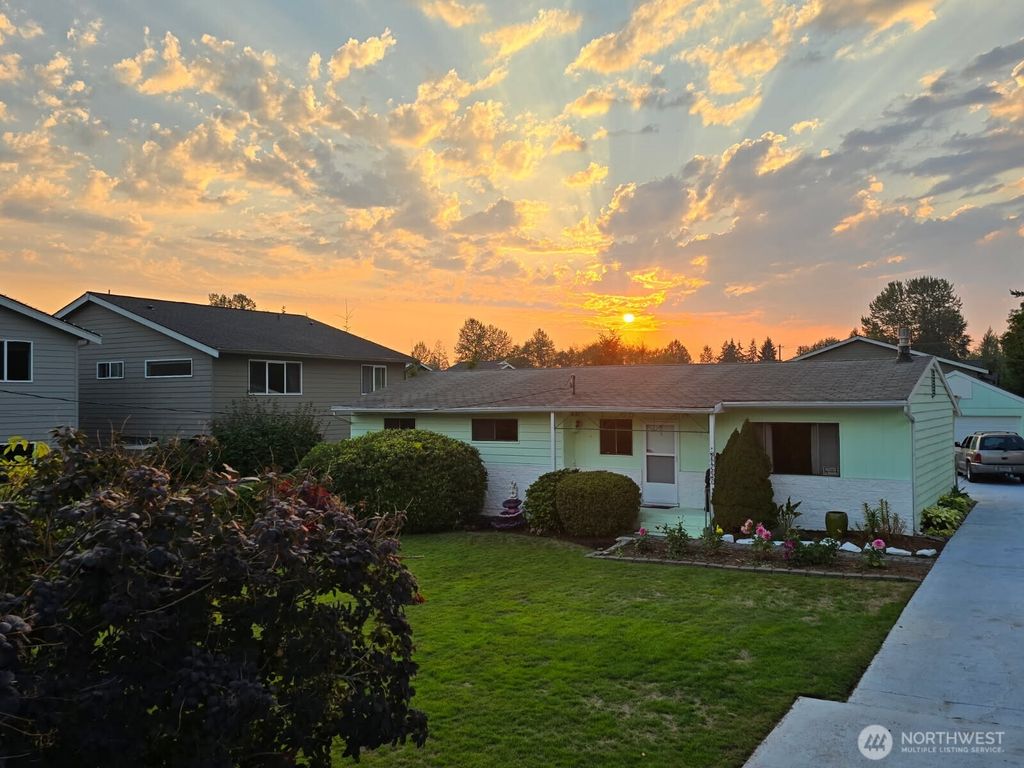 Photo of 15404 Meadow Road, Lynnwood, WA 98087 (MLS # 2427742)