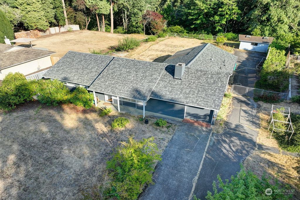 Photo of 1041 NW 167th Street, Shoreline, WA 98177 (MLS # 2275692)