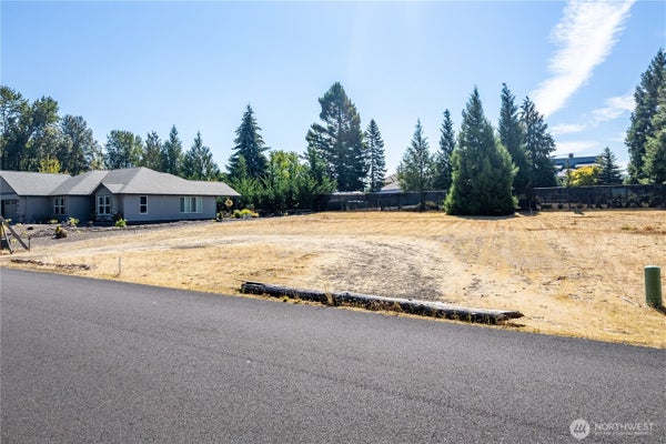 211 COLUMBIA POINT RD, LONGVIEW, WA 98632 - Image c21db0d4ba8814d1bbc58e1826fd4e0b/2867811747
