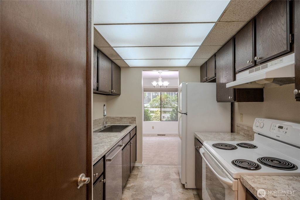 Photo of 9904 NE 124th Street #1005, Kirkland, WA 98034 (MLS # 2504054)