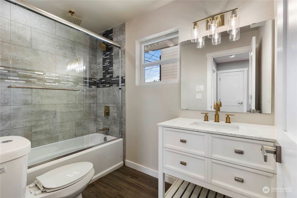 Photo of 2415 SW Findlay St, Seattle, WA 98106 (MLS # 2323186)