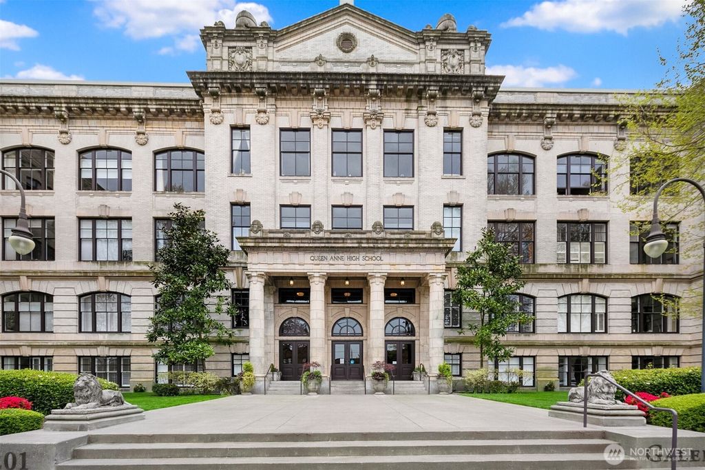 Photo of 201 Galer Street #301, Seattle, WA 98109 (MLS # 2550561)