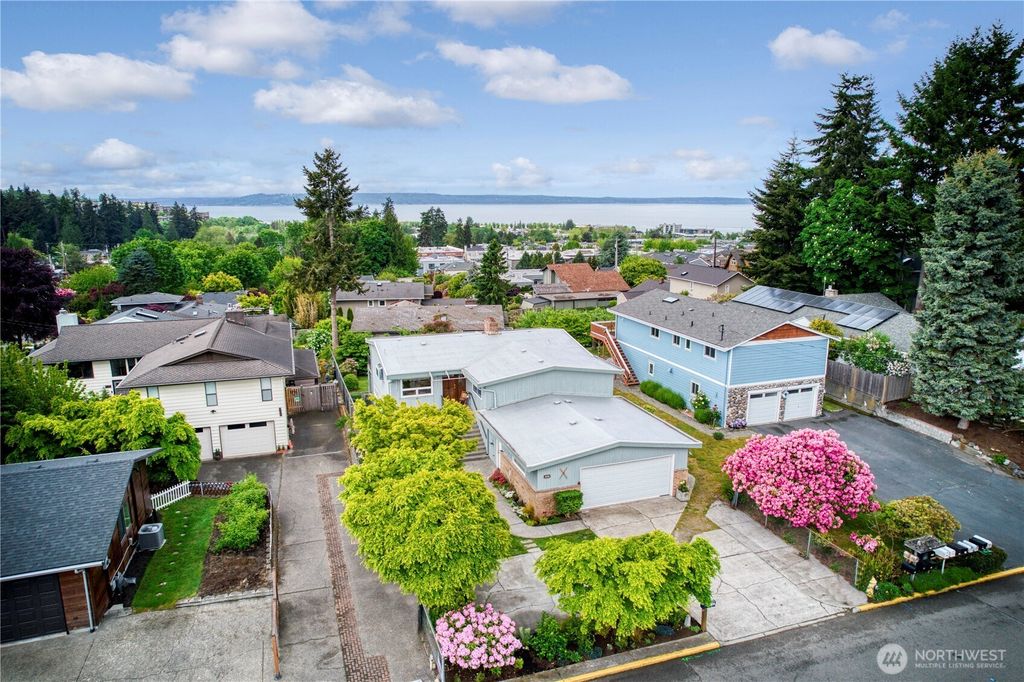 Photo of 548 6th Avenue S, Edmonds, WA 98020 (MLS # 2362914)