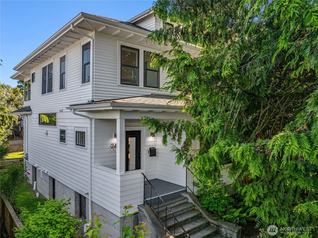 Photo of 2411 E Helen Street, Seattle, WA 98112 (MLS # 2384778)