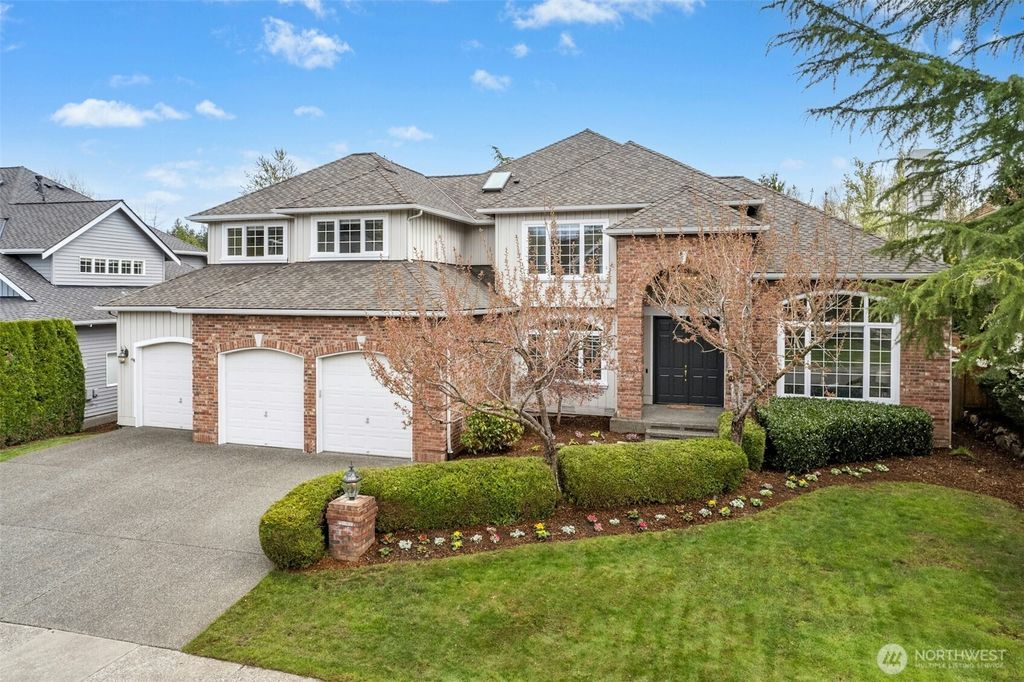 Photo of 926 269th Avenue SE, Sammamish, WA 98075 (MLS # 2358642)