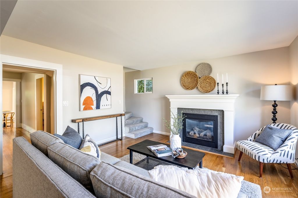 Photo of 927 N 87th Street, Seattle, WA 98103 (MLS # 2250276)