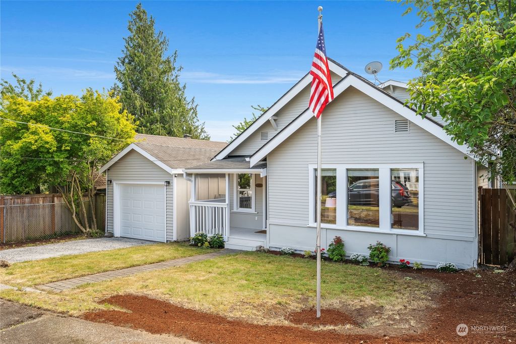 Photo of 927 N 87th Street, Seattle, WA 98103 (MLS # 2250276)