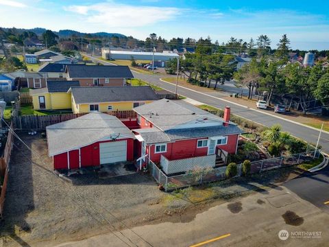 Photo of 201 17th Street SE, Long Beach, WA 98631 (MLS # 2035042)