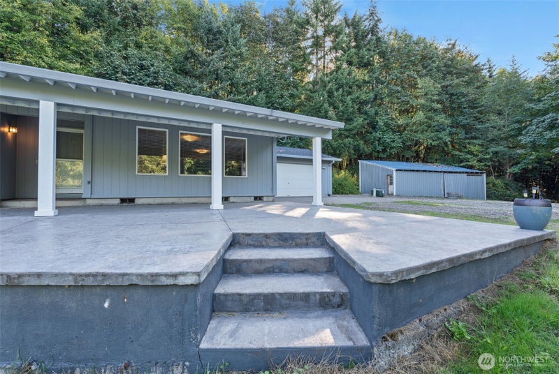 410 VIVIAN Road