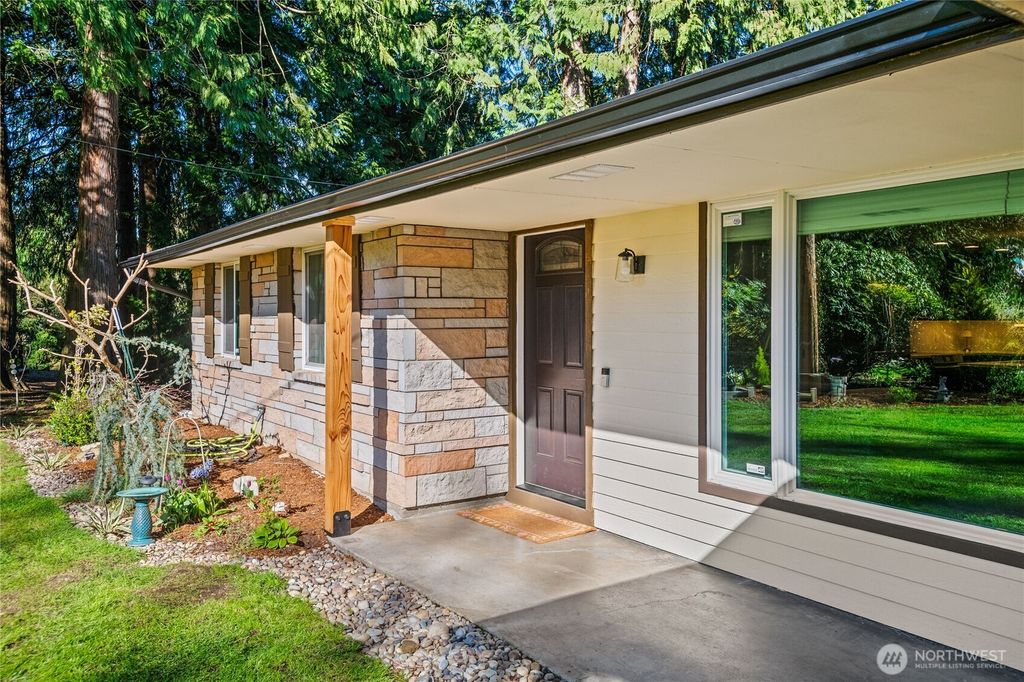 Photo of 1910 Forest Ridge Place, Mount Vernon, WA 98273 (MLS # 2501304)