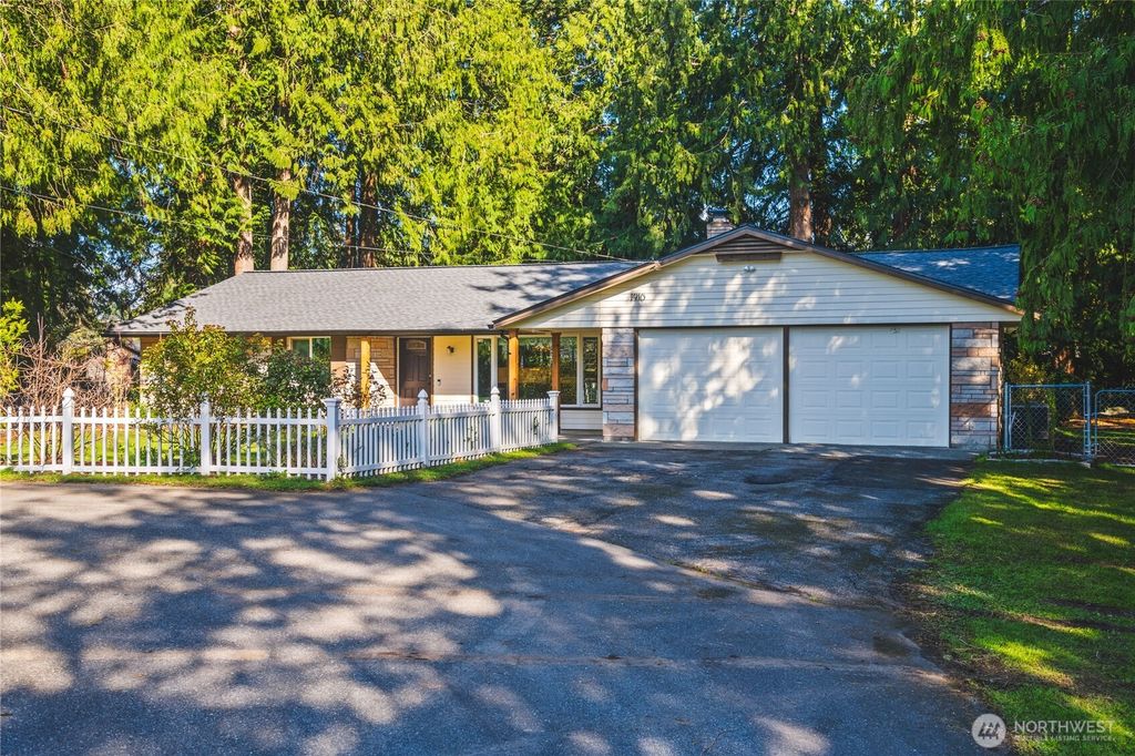 Photo of 1910 Forest Ridge Place, Mount Vernon, WA 98273 (MLS # 2501304)