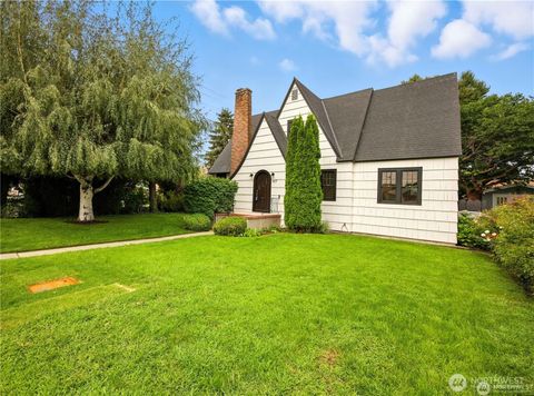 417 N Columbia Street Chelan WA 98816