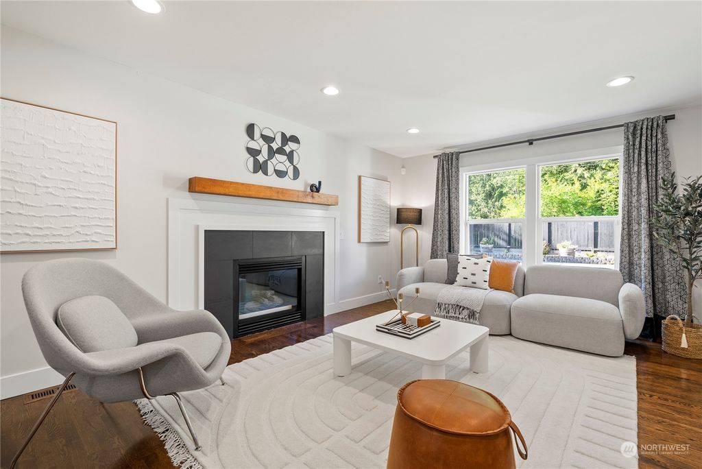 Photo of 19601 NE 133rd Street, Woodinville, WA 98077 (MLS # 2274819)