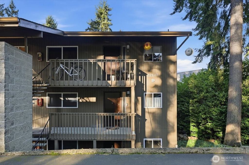 Photo of 22107 66th Avenue W #4D, Mountlake Terrace, WA 98043 (MLS # 2469989)