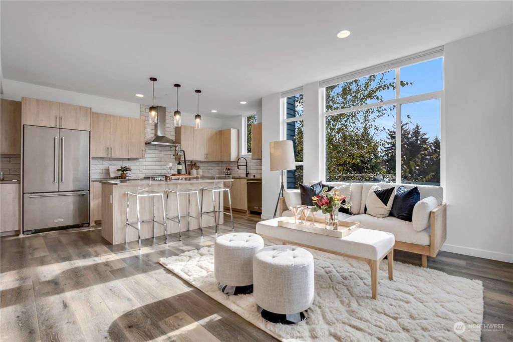 Photo of 16555 NE 92nd Place #5A, Redmond, WA 98052 (MLS # 2176962)