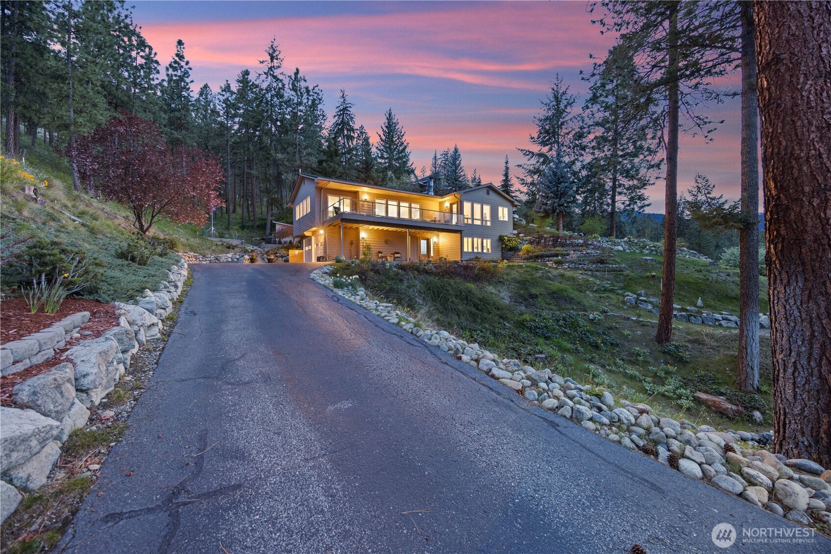 7379 Ridgeview Drive